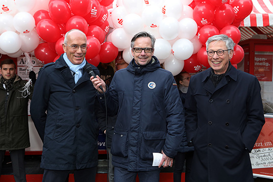  Joachim Linnemann und Carsten Sieling mit dem Moderator Axel Pusitzky